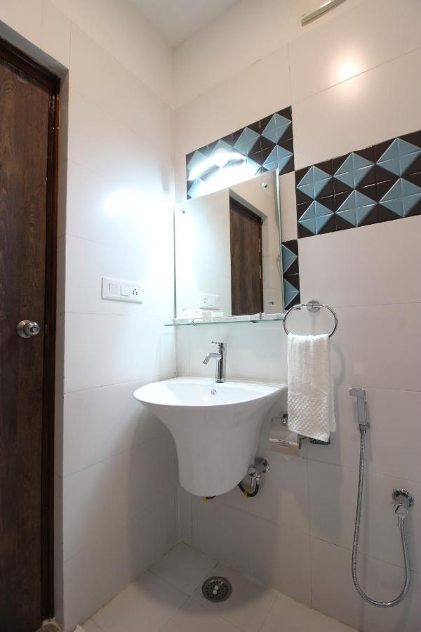 Hotel K11 Haldwani Exterior photo