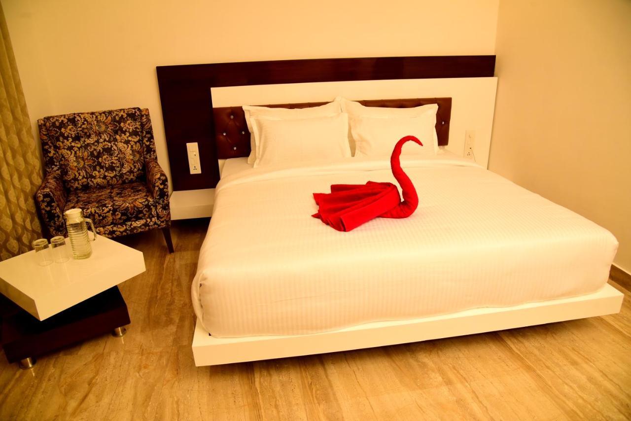 Hotel K11 Haldwani Exterior photo